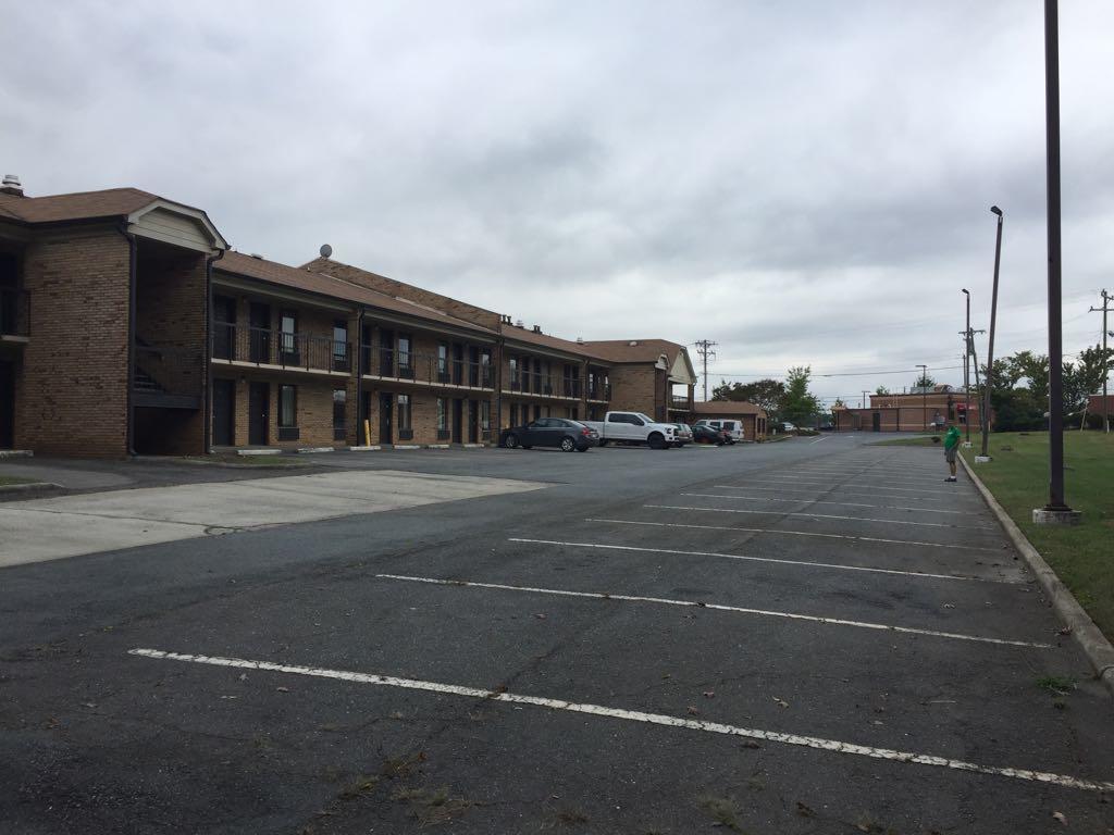 Days Inn By Wyndham King-Winston Salem Area Exterior foto